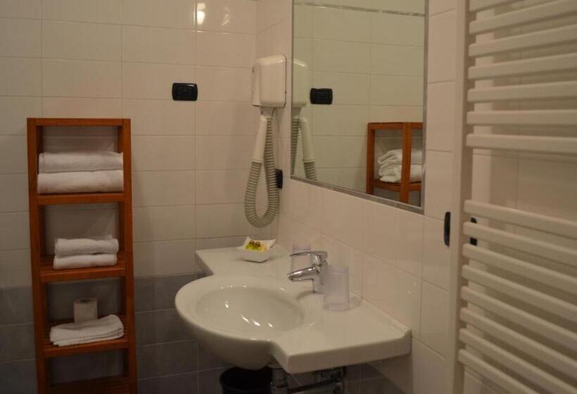 חדר אקונומי, Villa Franca