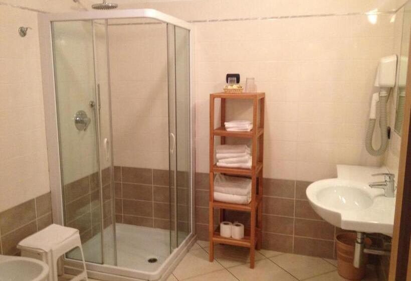 חדר לארבעה סטנדרטי עם מרפסת, Villa Franca