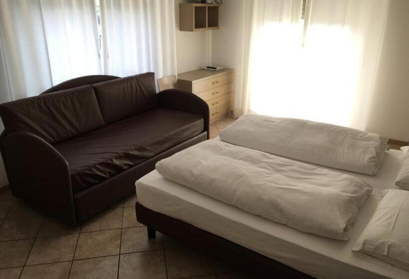 バルコニー付きスタンダードトリプルルーム, Villa Franca