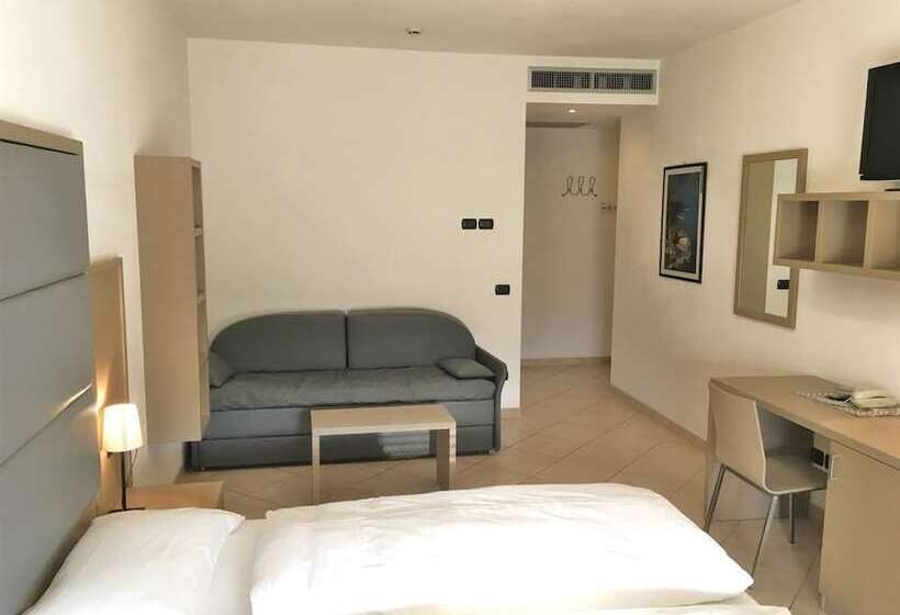 חדר לארבעה סטנדרטי עם מרפסת, Villa Franca