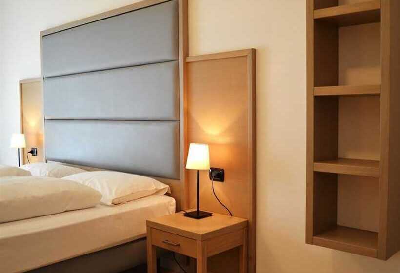 חדר לארבעה סטנדרטי עם מרפסת, Villa Franca