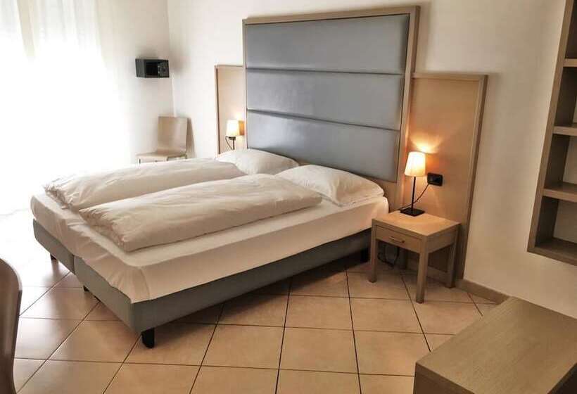 חדר לארבעה סטנדרטי עם מרפסת, Villa Franca