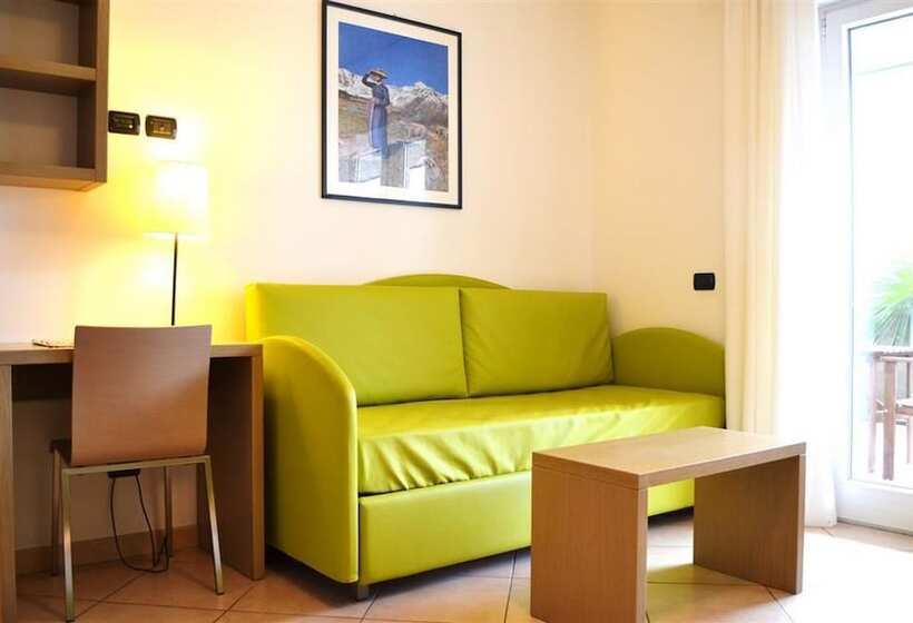 חדר סטנדרט לשלושה עם טרסה, Villa Franca