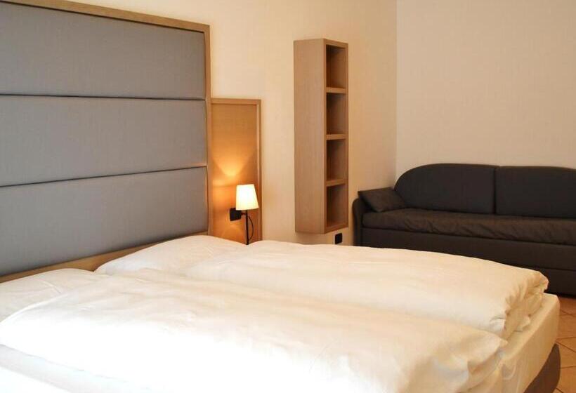 חדר לארבעה סטנדרטי עם מרפסת, Villa Franca