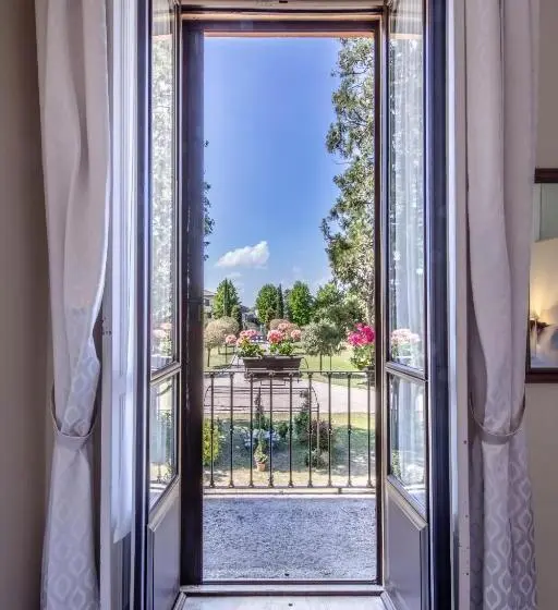 Deluxe Neljän Hengen Huone, Villa Liberty
