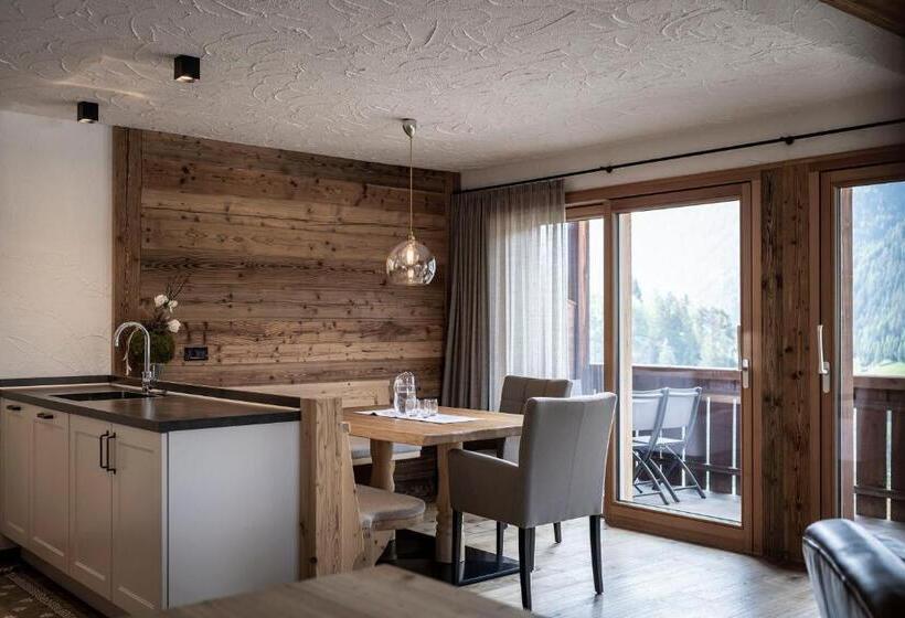 Апартаменты Пентхаус 1 Спальня, Residence Cesa Sassela