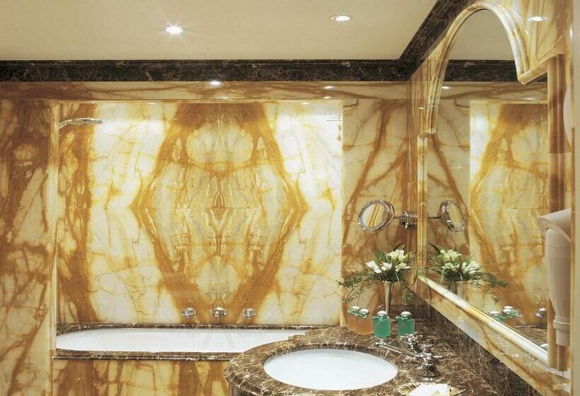 اتاق سوپریور با چشمانداز کوهستان, Versilia Golf Resort