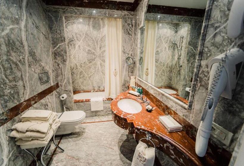 اتاق سوپریور با چشمانداز کوهستان, Versilia Golf Resort