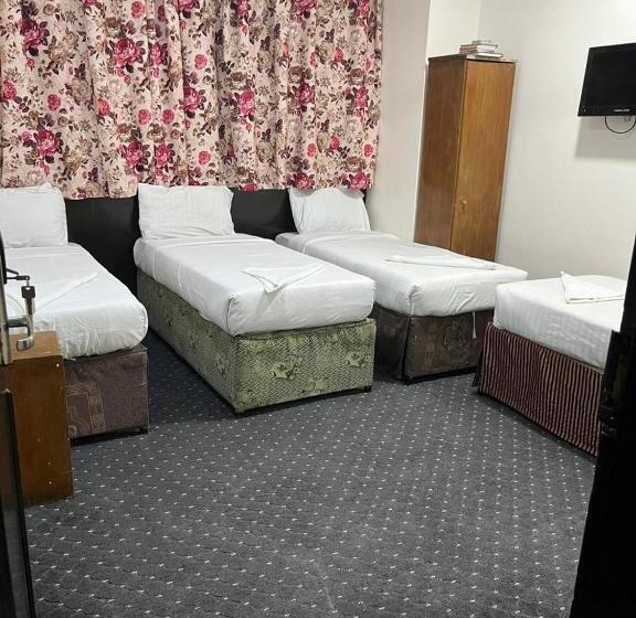 スタンダード4人部屋, Burj Al Diyafa Mubarak