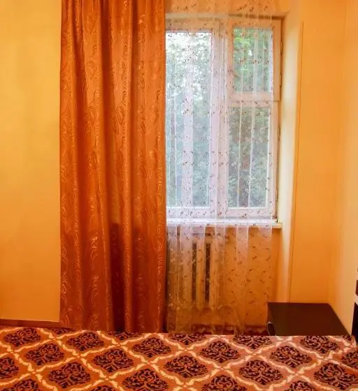 اتاق استاندارد سه نفره, Van Garden