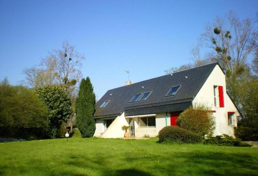 غرفة عائلية, La Petite Londe