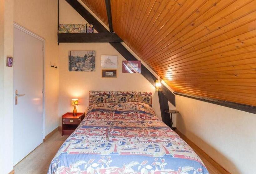 غرفة عائلية, La Petite Londe