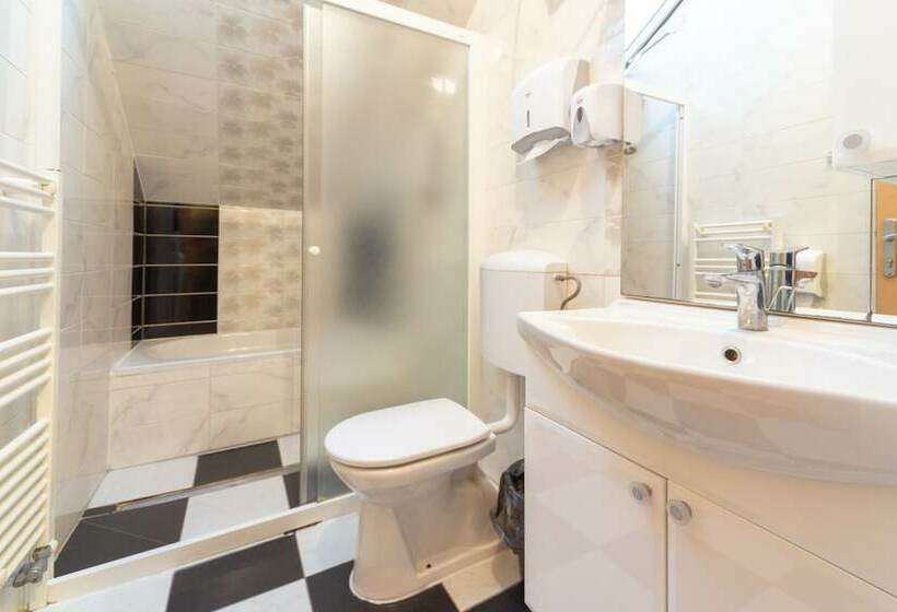 تختخواب در اتاق مشترک, Ana Hostel