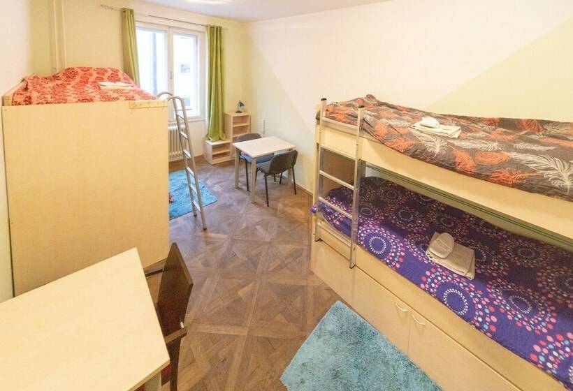 تختخواب در اتاق مشترک, Ana Hostel