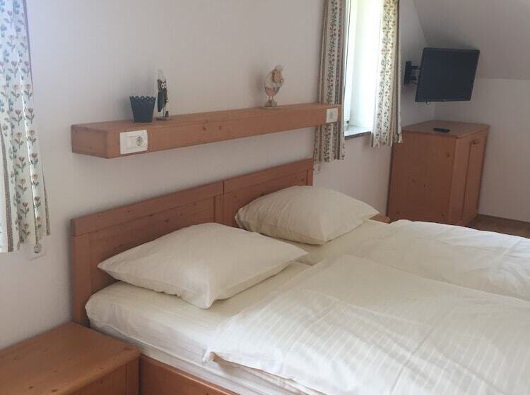 اتاق استاندارد سه نفره, Tourist Farm Pr Dovar