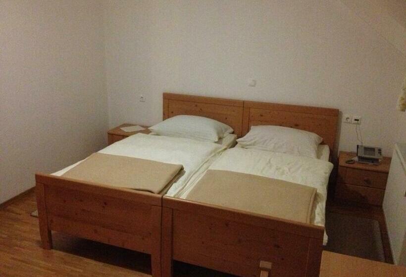 اتاق استاندارد, Tourist Farm Pr Dovar