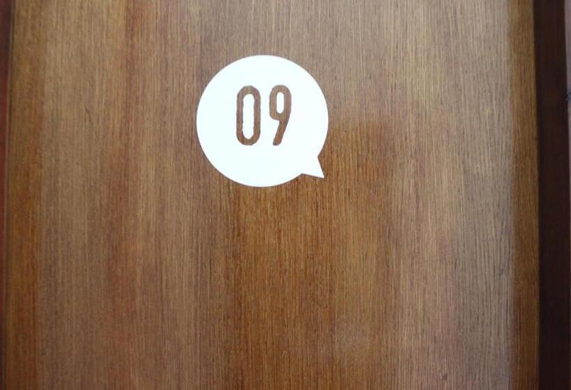 اتاق استاندارد با سرویس بهداشتی مشترک, C Punkt Hostel