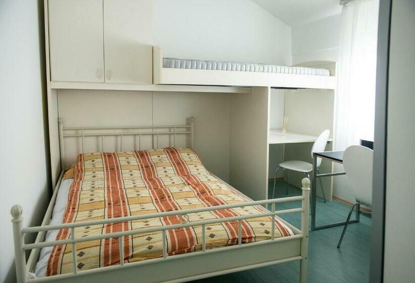 اتاق استاندارد چهار تخته, Hostel M