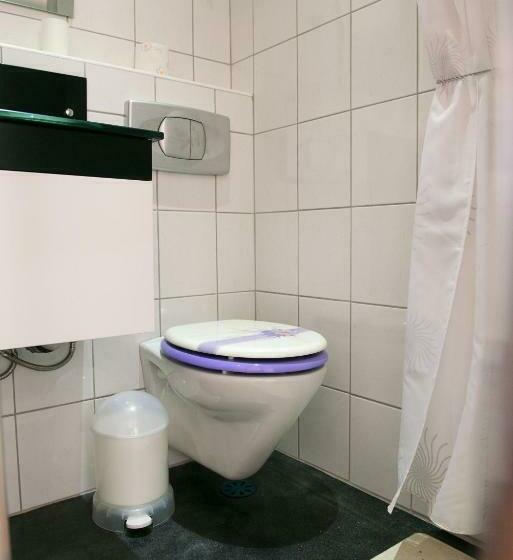 اتاق استاندارد یک نفره, Hostel M