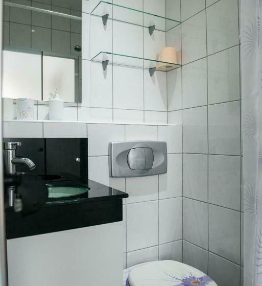 اتاق استاندارد, Hostel M