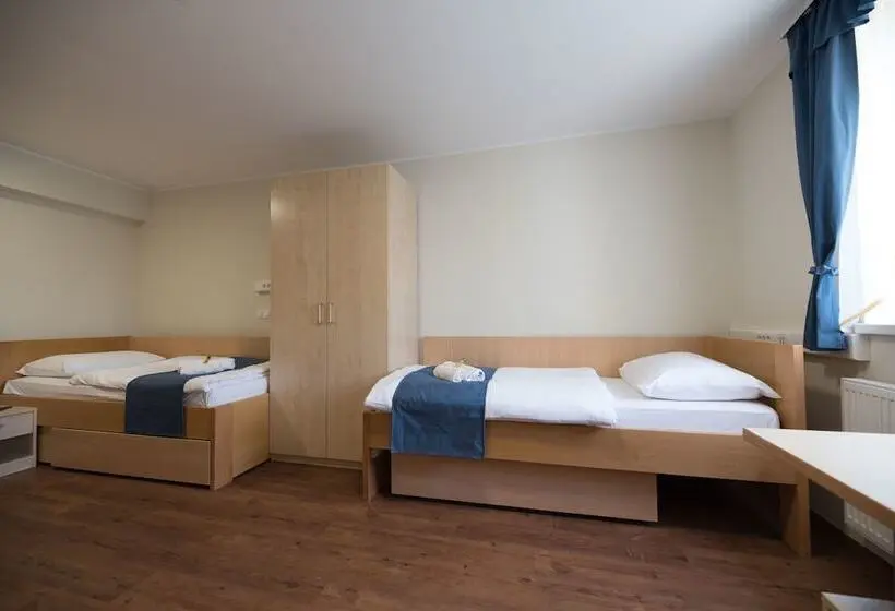 اتاق استاندارد, Hostel M