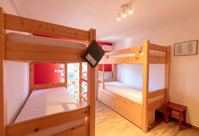 تختخواب در اتاق مشترک, Hostel Soča Rocks