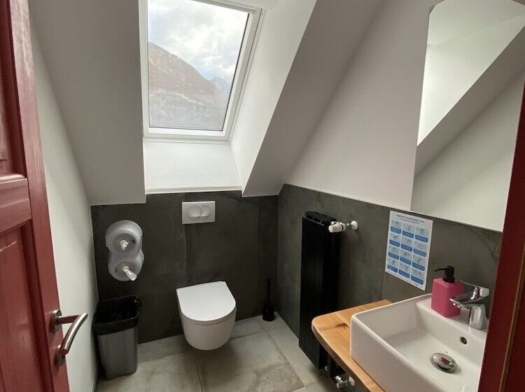 تختخواب در اتاق مشترک, Hostel Soča Rocks