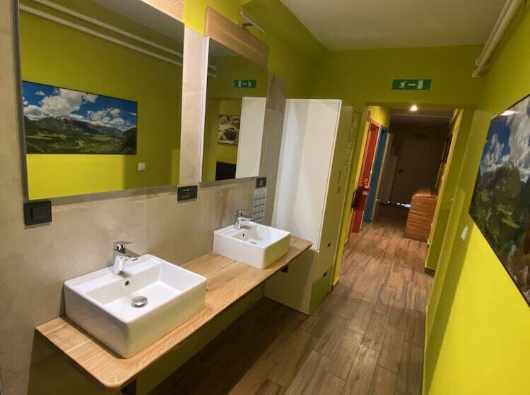 تختخواب در اتاق مشترک, Hostel Soča Rocks