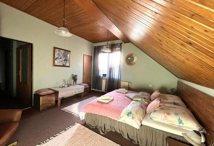 اتاق خانوادگی, Art Pension Dans Le Parc