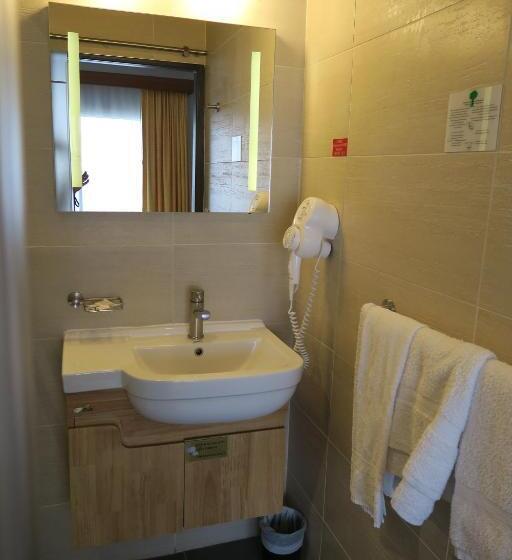 اتاق کلاسیک یک تخته, Central