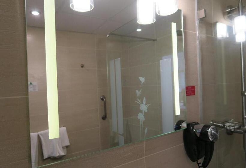 اتاق کلاسیک یک تخته, Central