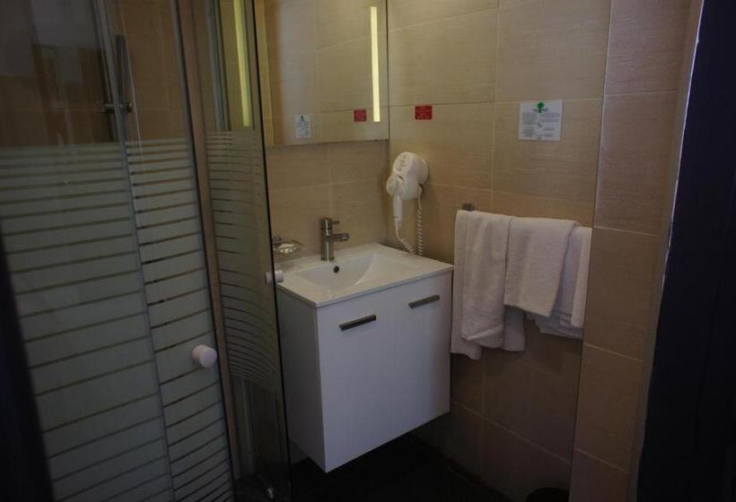 اتاق کلاسیک یک تخته, Central