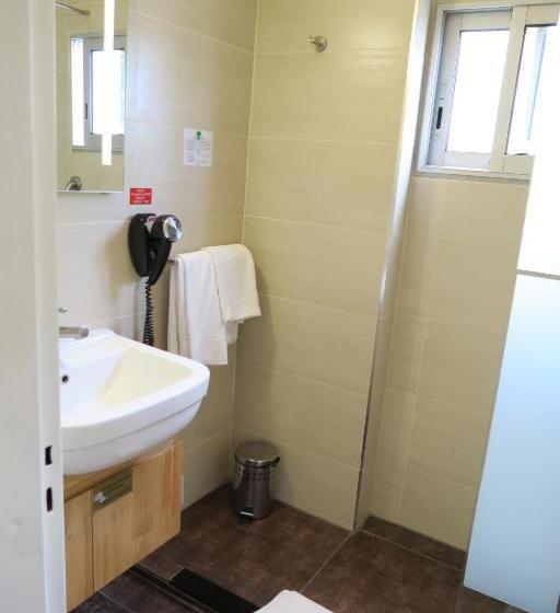 اتاق استاندارد یک نفره, Central