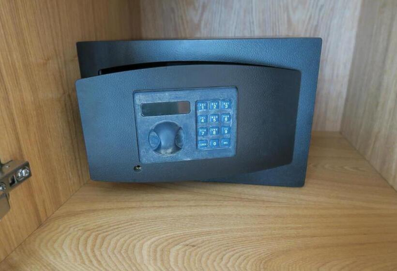 اتاق استاندارد یک نفره, Central