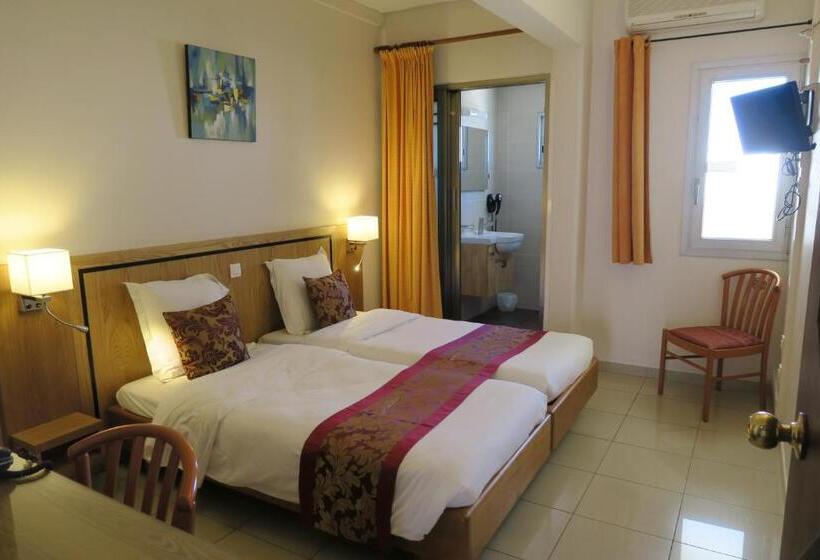 اتاق استاندارد یک نفره, Central