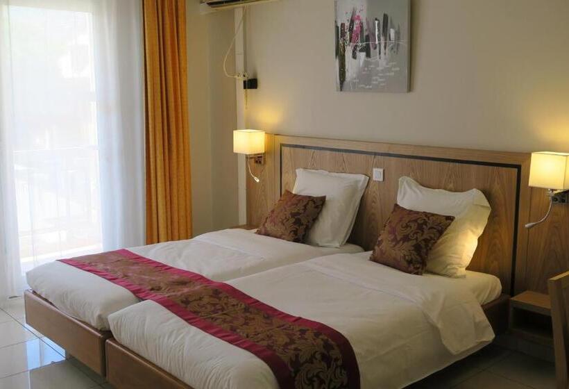 اتاق کلاسیک, Central