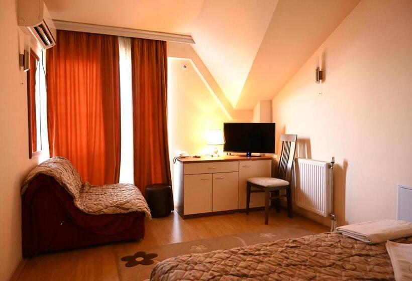 Deluxe Suite King Bed, Harmony