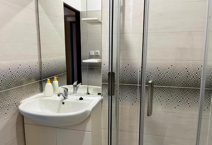 غرفة عائلية, Hokejka