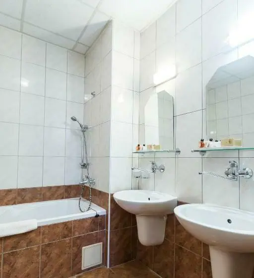 Deluxe-huoneisto 2 Makuuhuonetta, Kaštieľ Mojmírovce