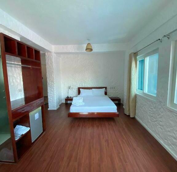 Номер Superior, Montani Beach Resort Puerto Galera Powered By Cocotel