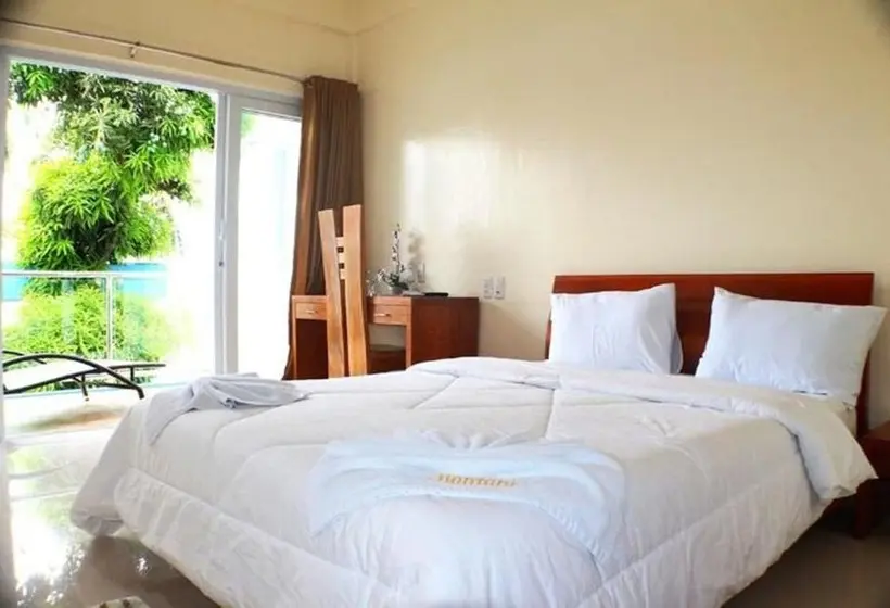 片側に海が見えるデラックスルーム, Montani Beach Resort Puerto Galera Powered By Cocotel