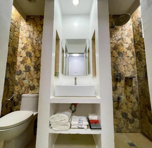 חדר דלוקס צדדי נוף לים, Montani Beach Resort Puerto Galera Powered By Cocotel