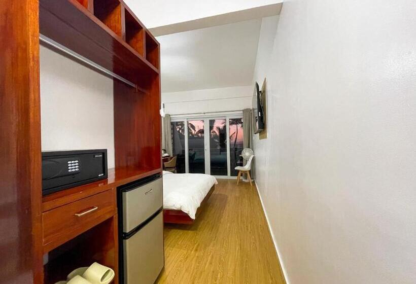 חדר דלוקס צדדי נוף לים, Montani Beach Resort Puerto Galera Powered By Cocotel