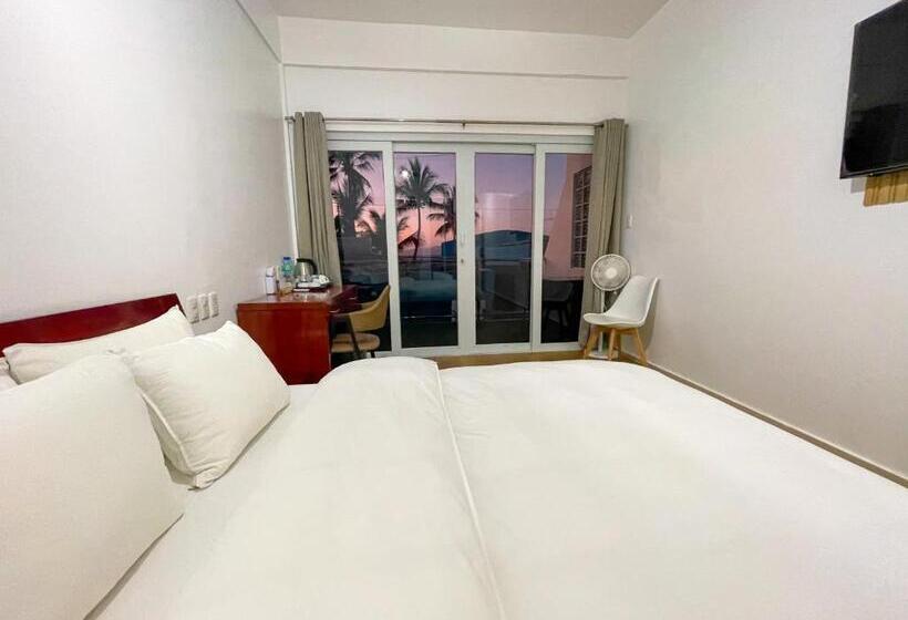 חדר דלוקס צדדי נוף לים, Montani Beach Resort Puerto Galera Powered By Cocotel