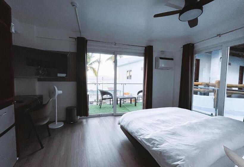 Номер Deluxe Кровать Кинг, Montani Beach Resort Puerto Galera Powered By Cocotel