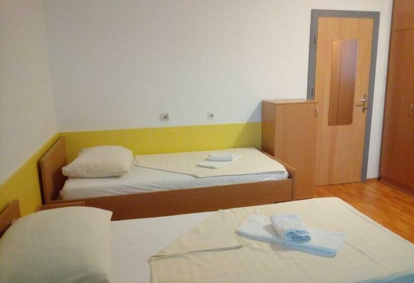 اتاق اکونومی, Prenočišča Prisoje