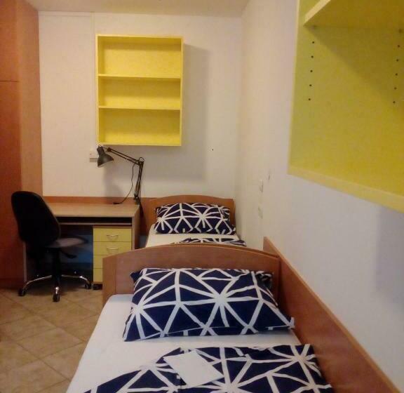 اتاق اکونومی, Prenočišča Prisoje