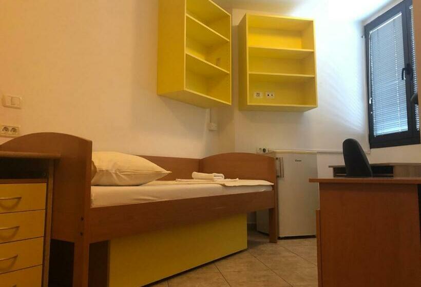 اتاق اکونومی, Prenočišča Prisoje