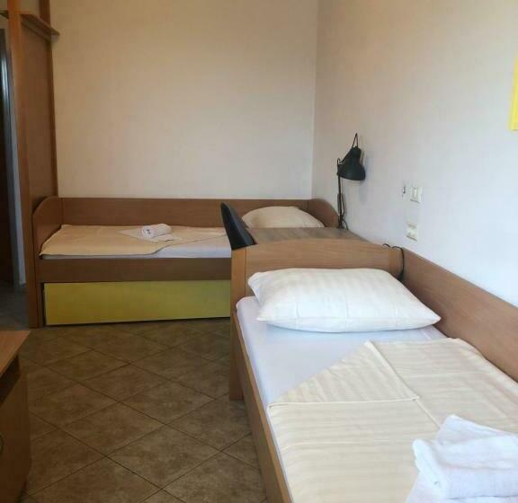 اتاق اکونومی, Prenočišča Prisoje