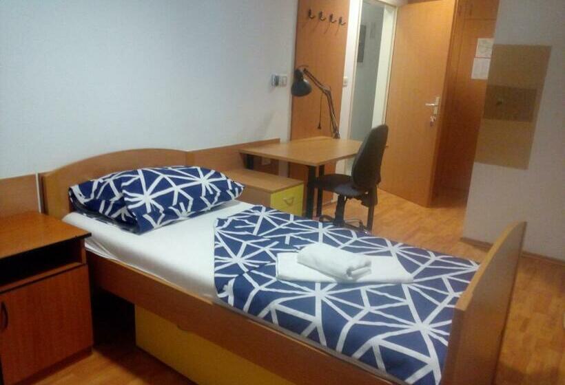 اتاق اکونومی, Prenočišča Prisoje